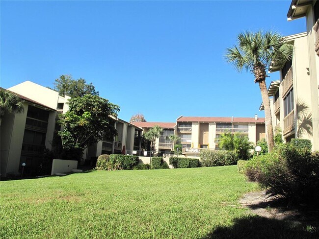 Building Photo - 586 Orange Dr