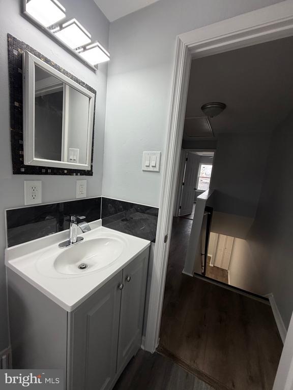 Building Photo - 2004 Kelmore Rd