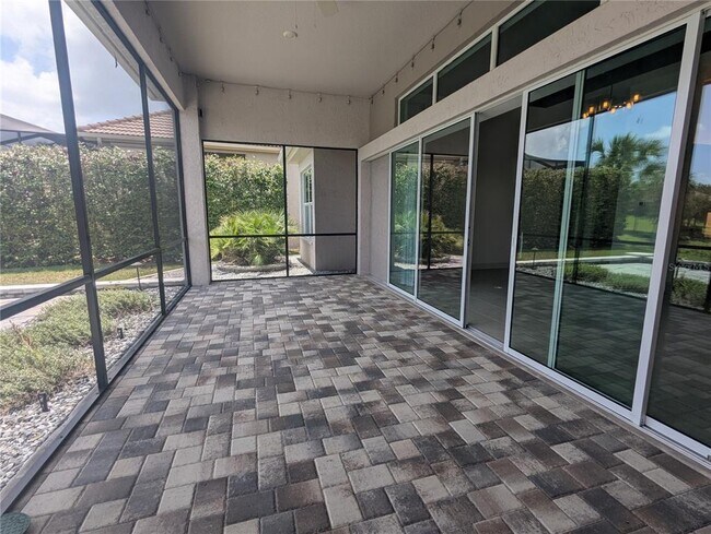 Building Photo - 760 N Hunt Club Dr