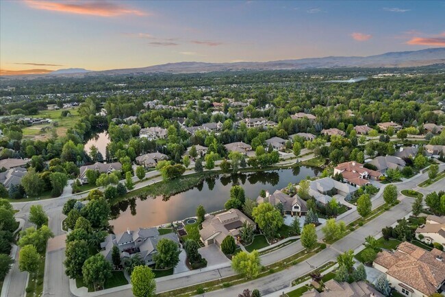 Building Photo - Resort Living in Desirable Eagle Idaho