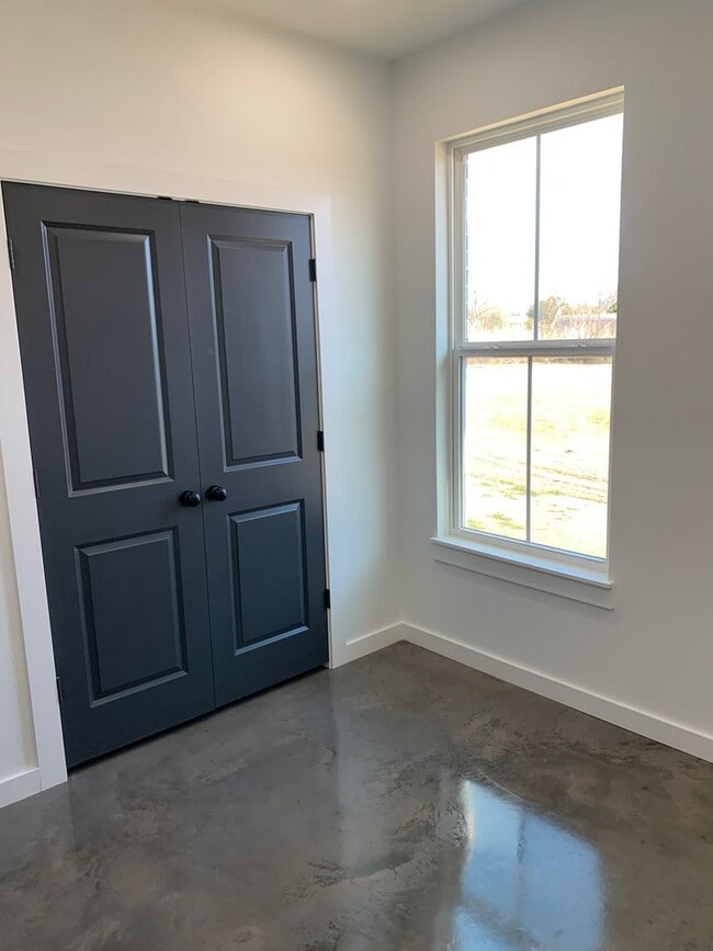 Building Photo - Newer Construction in McGregor