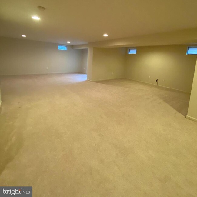 Building Photo - 12098 Paper Birch Ln