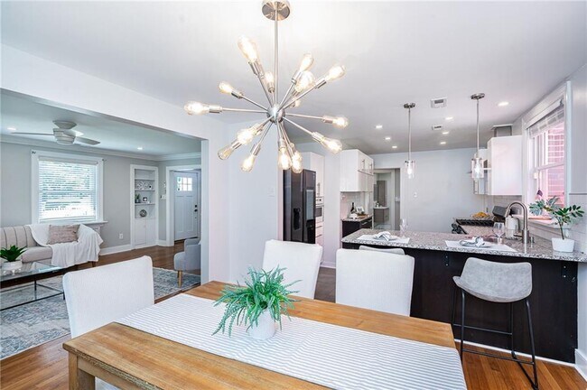 Building Photo - 4106 Grove Ave