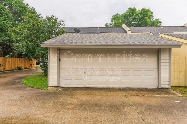 Building Photo - 4702 N Cashel Cir