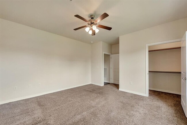 Building Photo - 203 Glade Bridge Ln