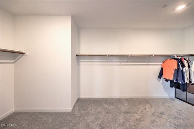 Building Photo - 6093 Avery Pointe St