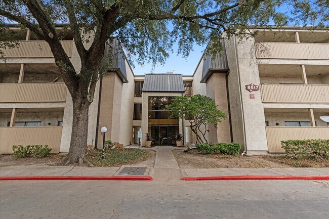 Building Photo - 8517 Hearth Dr