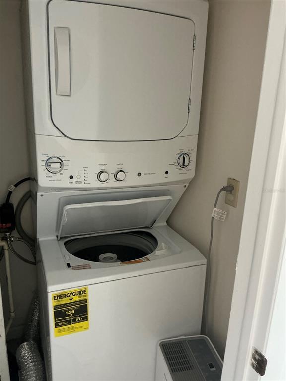 Building Photo - 2525 W Bay Dr