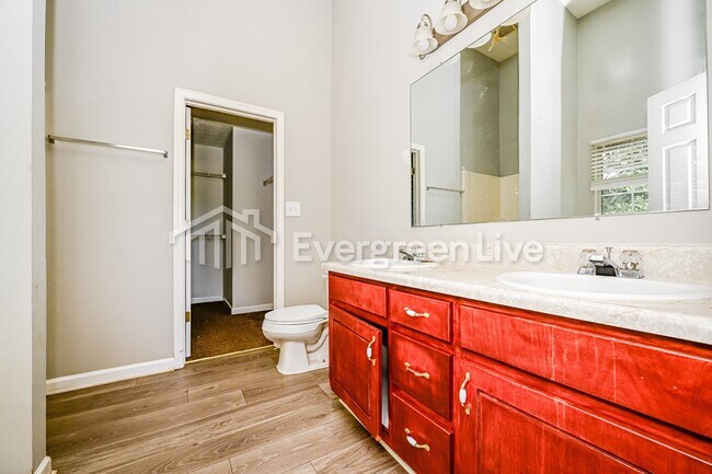 Building Photo - 100 Cody Dr