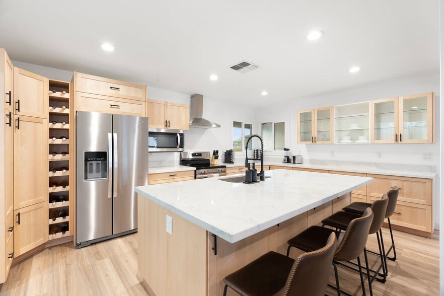 Building Photo - 7721 N 47th Dr