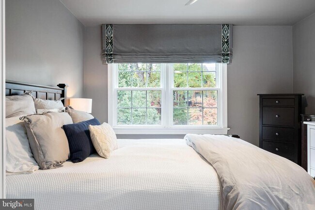 Building Photo - 822 S Royal St