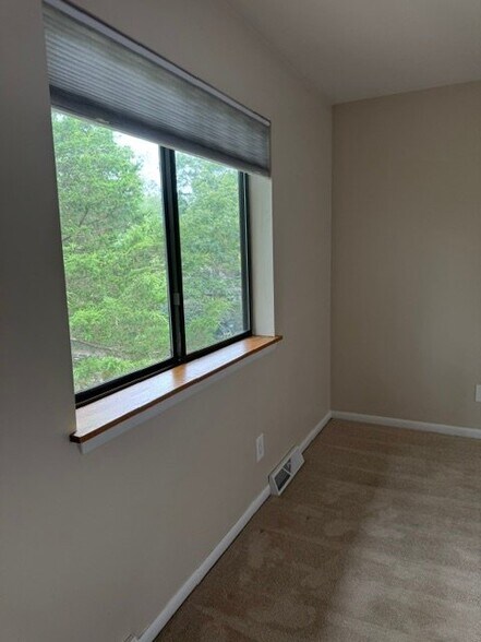 Building Photo - 1580 Birnam Dr