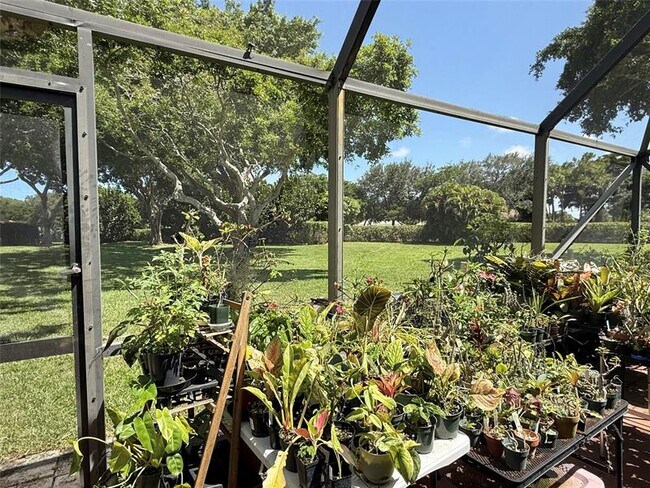 Building Photo - 10952 Roebelini Palm Ct