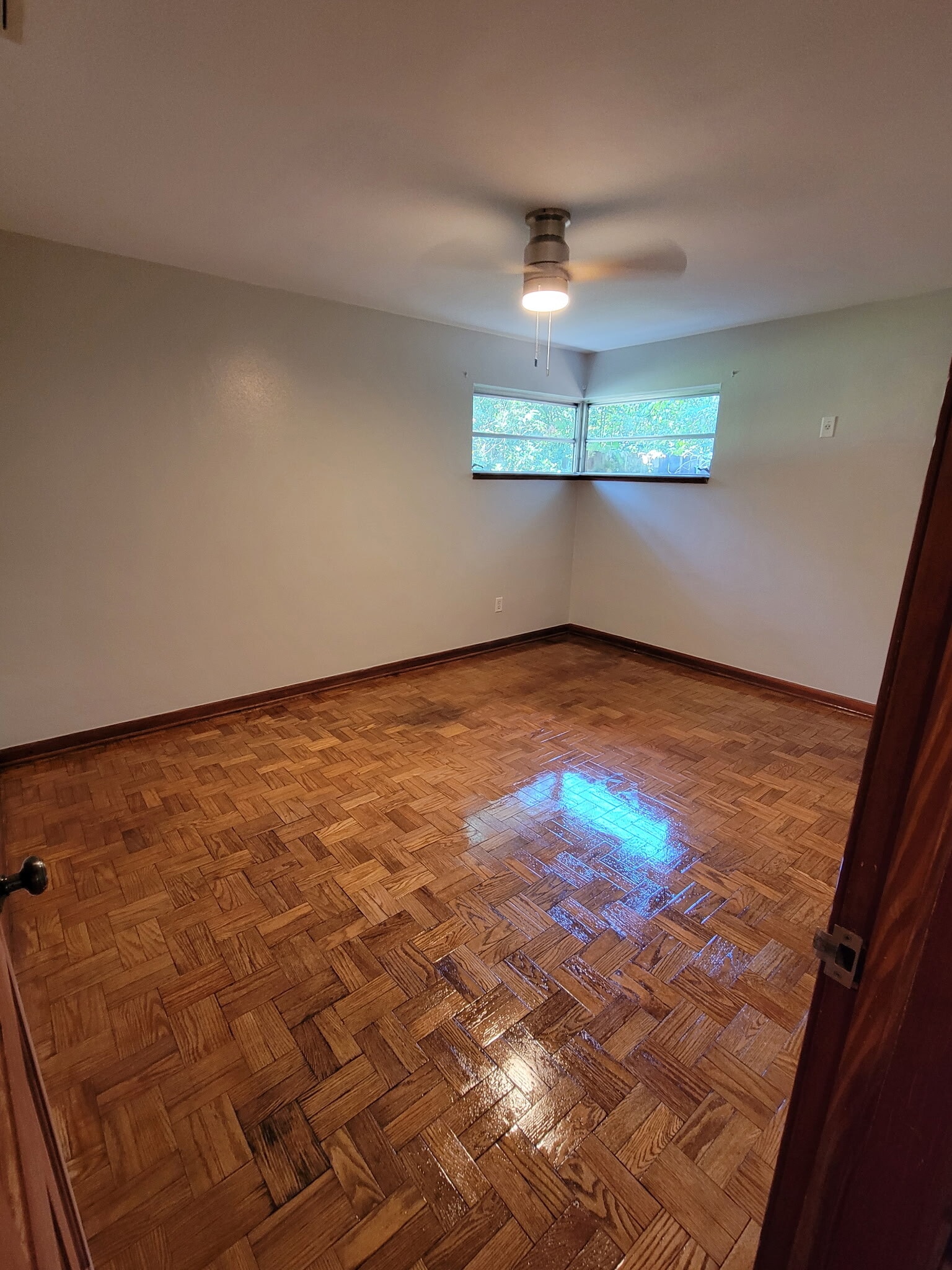 Large master bedroom - 3310 NW 4th St