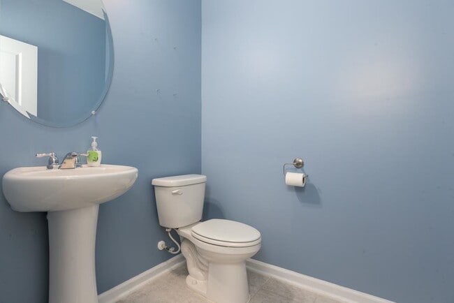 Building Photo - 5700 Redgum Dr