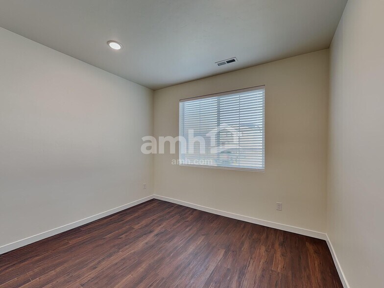 Building Photo - 9471 W Bowie Ct