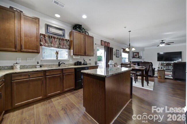 Building Photo - 6125 Kilchurn Dr
