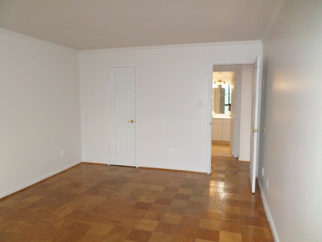 Building Photo - 4620 N Park Ave