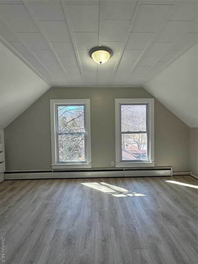 Building Photo - 440 N Main St