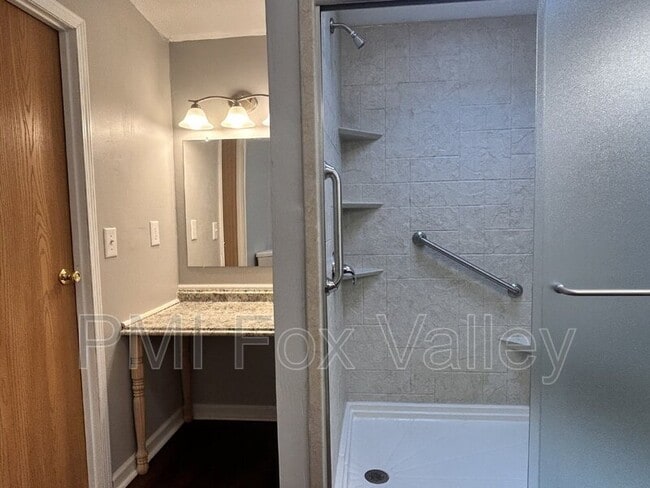 Building Photo - 5024 Shamrock Way