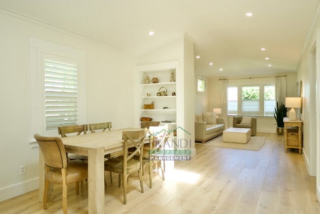 Building Photo - 49 Locust Ave