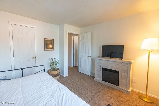 Building Photo - 216 Moore Rd