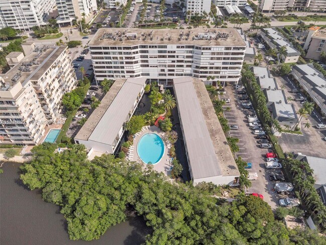 Building Photo - 3589 S Ocean Blvd