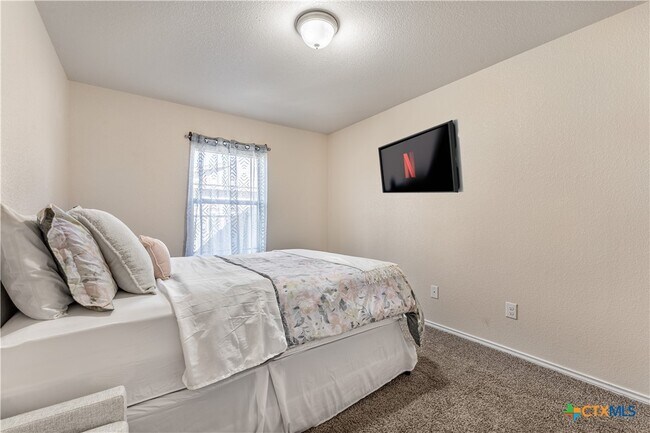 Building Photo - 605 Cody James Dr