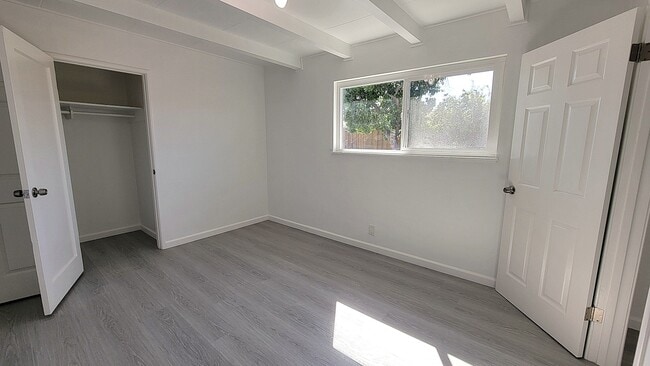 Building Photo - 6265 Wilma Ave