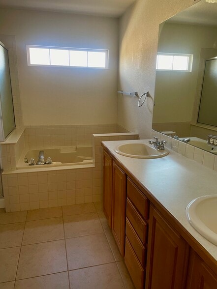 Building Photo - 2738 Autumn Harvest Way