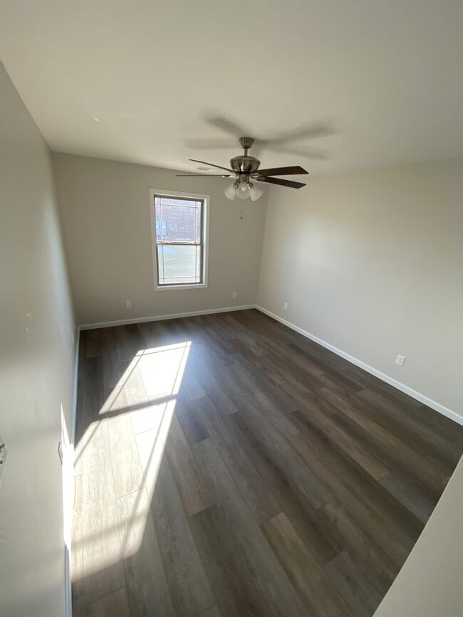 Building Photo - 200 Parkers Loop