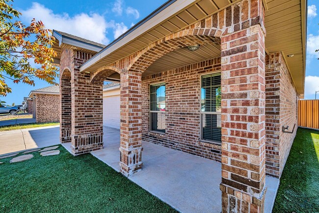 Building Photo - 410 E 97th St