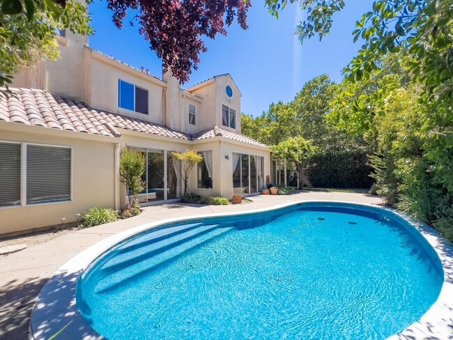 Building Photo - Gorgeous three bedroom North Napa home wit...