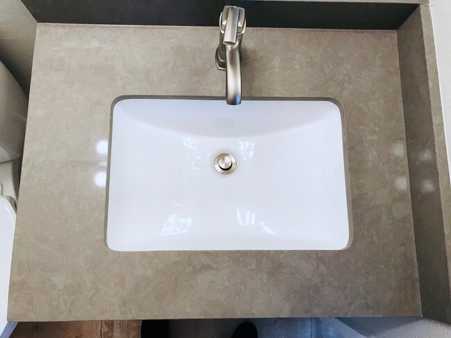 Guest bath gorgeous quartz countertops - 28265 Via Fierro