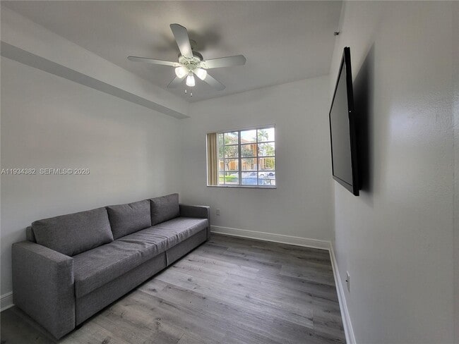 Building Photo - 7200 NW 114th Ave