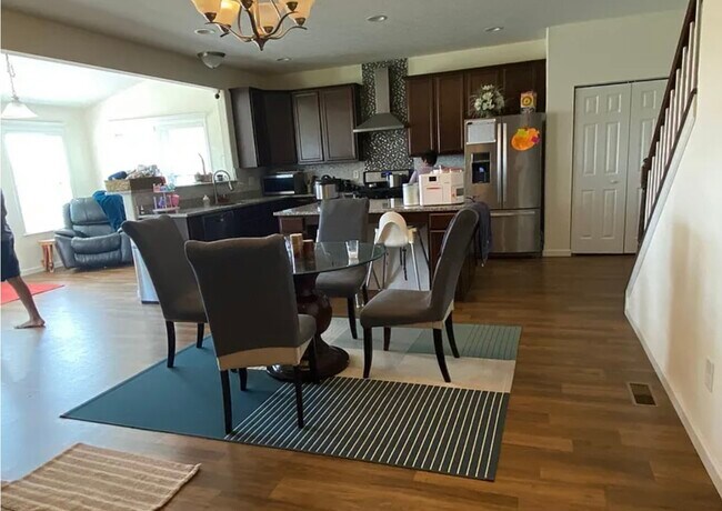 Building Photo - 212 Weeping Willow Run Dr