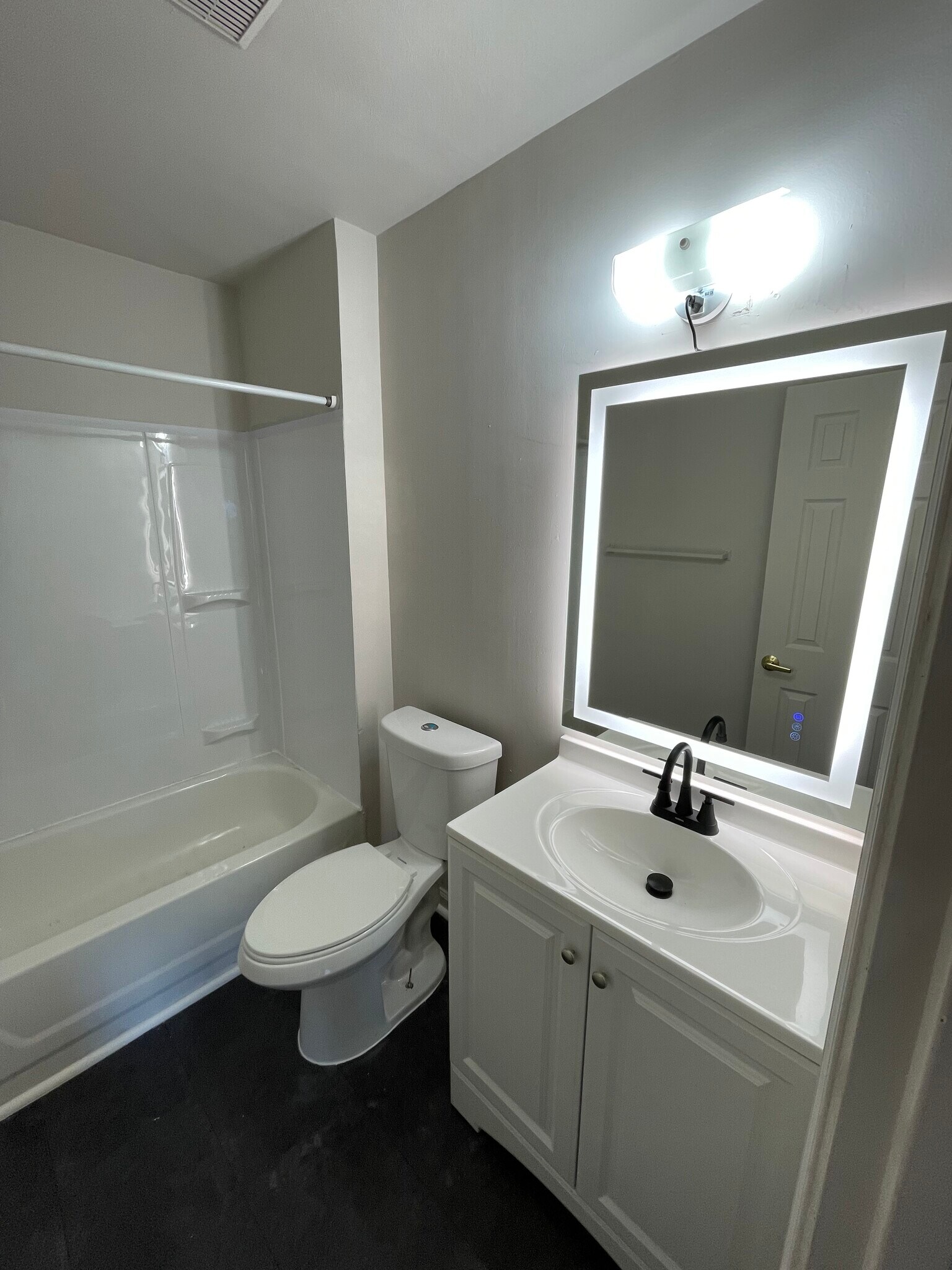 Building Photo - 3217 Dunkirk Ave