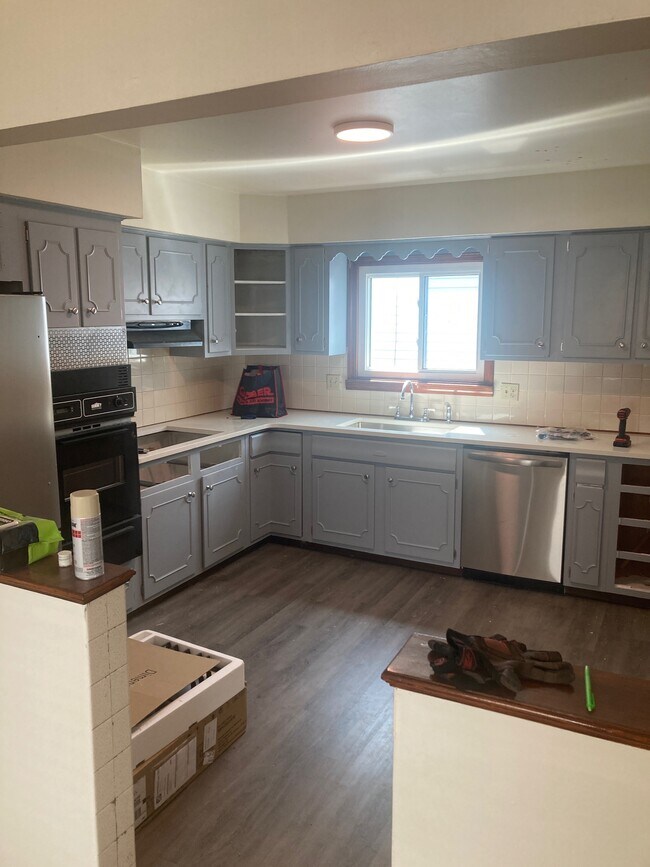 Primary Photo - 165 Colvin Ave