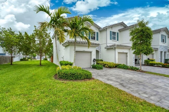 Building Photo - 2652 SE 13th St