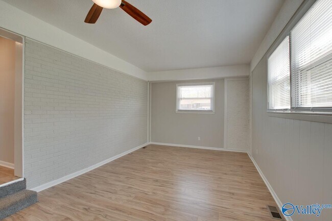 Building Photo - 803 Mead Rd NE