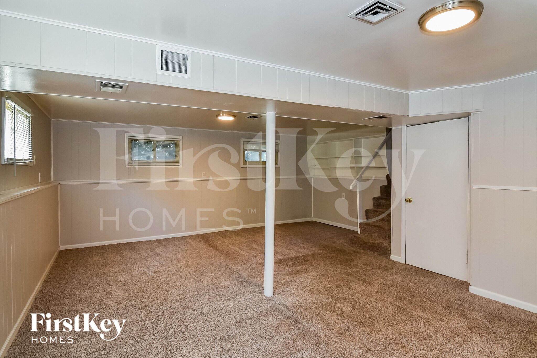 Building Photo - 307 NE Arlington Cir