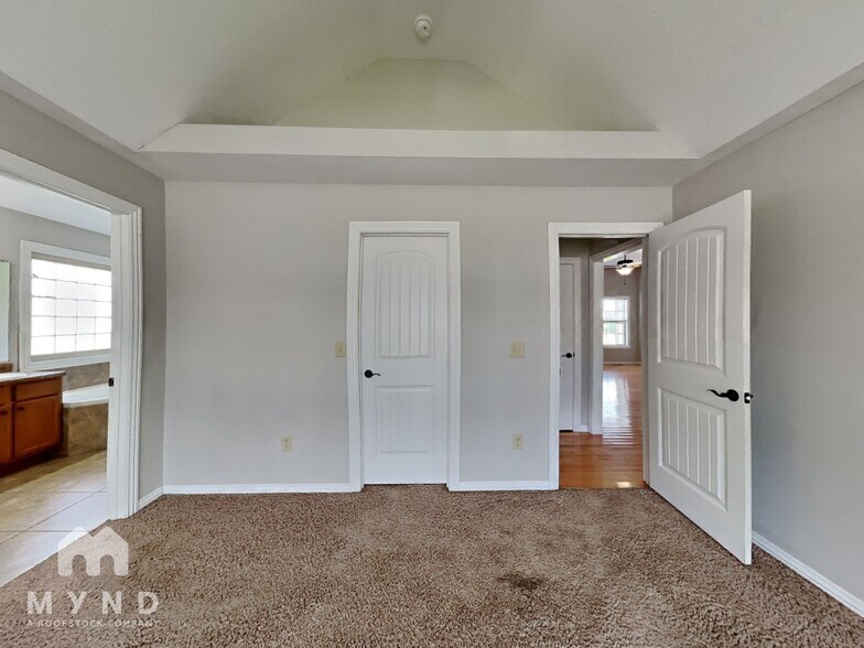 Building Photo - 5697 W Alexa Ln