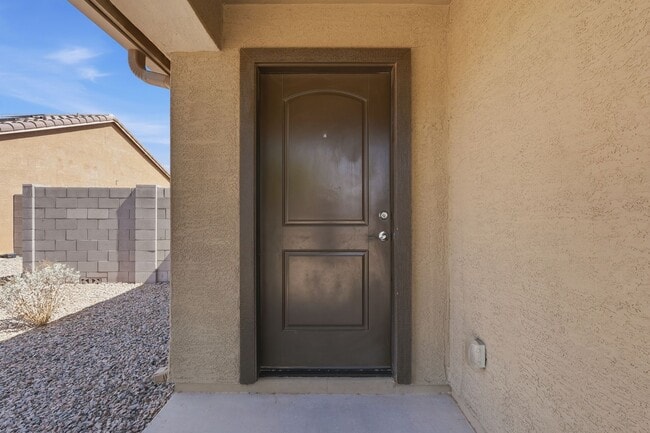 Building Photo - 4bedroom 2 bath single family home!