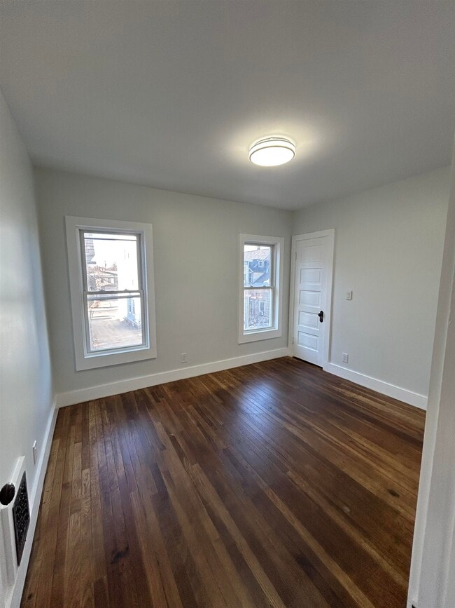 Building Photo - 6 Holmes St