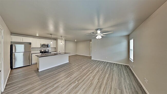 Building Photo - 11225 Burnham Ave