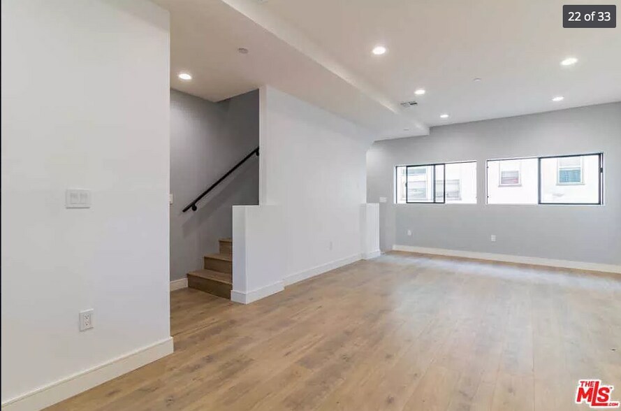 Building Photo - 412 N Ardmore Ave