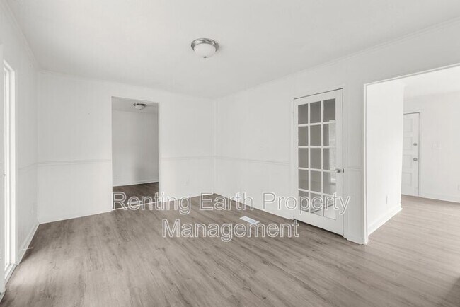 Building Photo - 1808 Brewster Rd