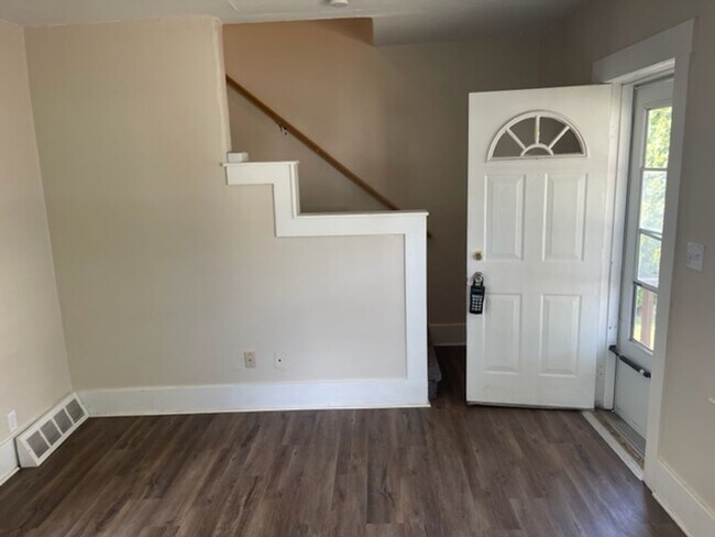 Building Photo - 3074 Toledo Ave