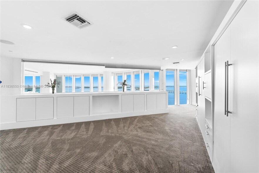 Building Photo - 1643 Brickell Ave