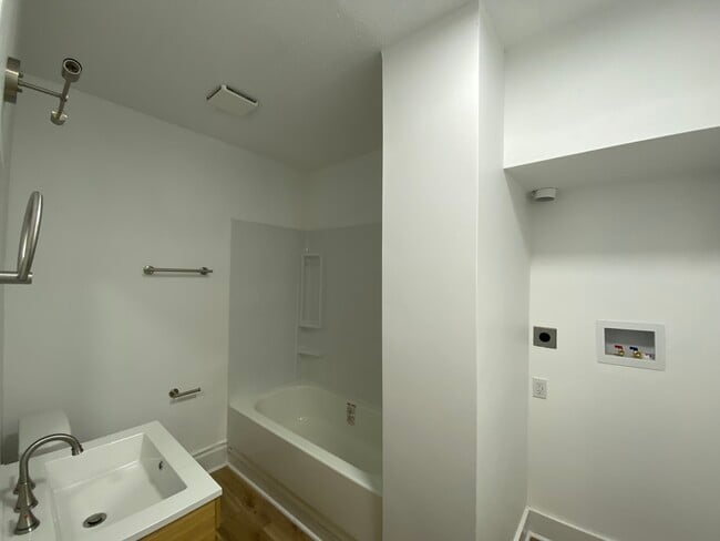 Building Photo - 519 N 20th St